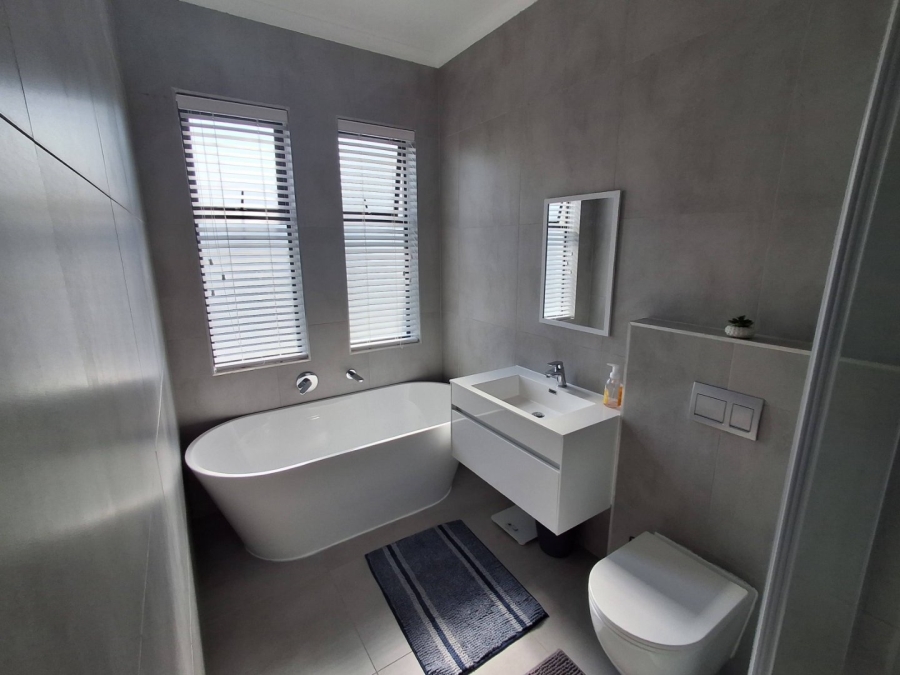 4 Bedroom Property for Sale in Sandown Western Cape